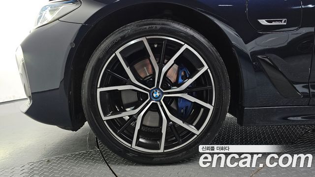 BMW 5 Series (G30) 530e M Sport 2022 — фото 5