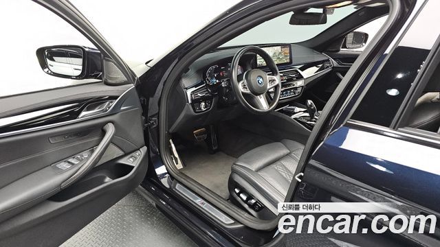 BMW 5 Series (G30) 530e M Sport 2022 — фото 10