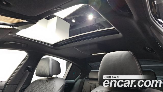 BMW 5 Series (G30) 530e M Sport 2022 — фото 16