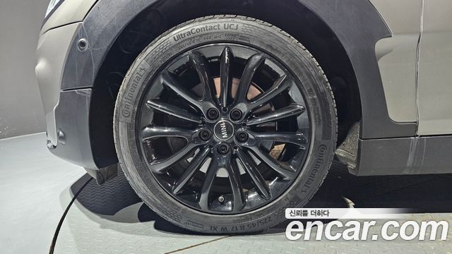 MINI Cooper S Clubman Standard 2nd 2019 — фото 5