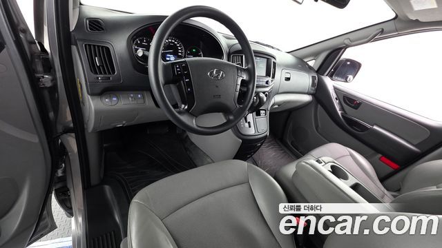 Hyundai Grand Starex Van 3-Seater Style 2021 — фото 7