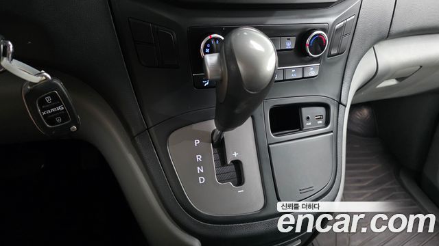 Hyundai Grand Starex Van 3-Seater Style 2021 — фото 9