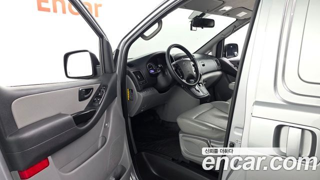 Hyundai Grand Starex Van 3-Seater Style 2021 — фото 10