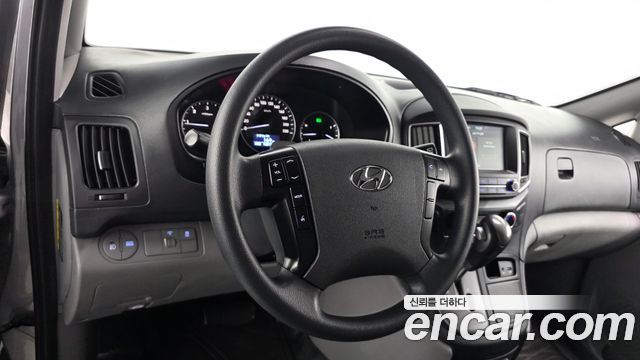 Hyundai Grand Starex Van 3-Seater Style 2021 — фото 15