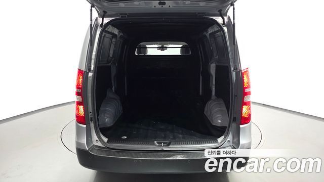 Hyundai Grand Starex Van 3-Seater Style 2021 — фото 20