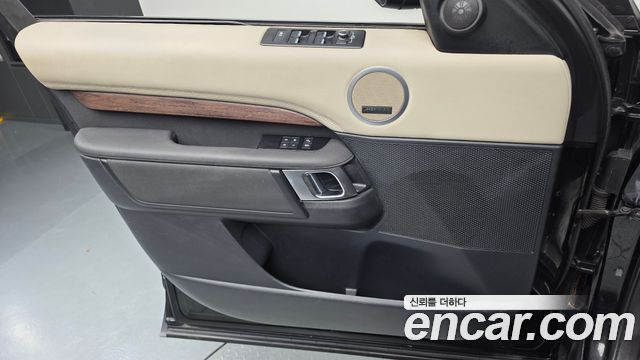 Land Rover Discovery 5 3.0 SD6 HSE 2019 — фото 30