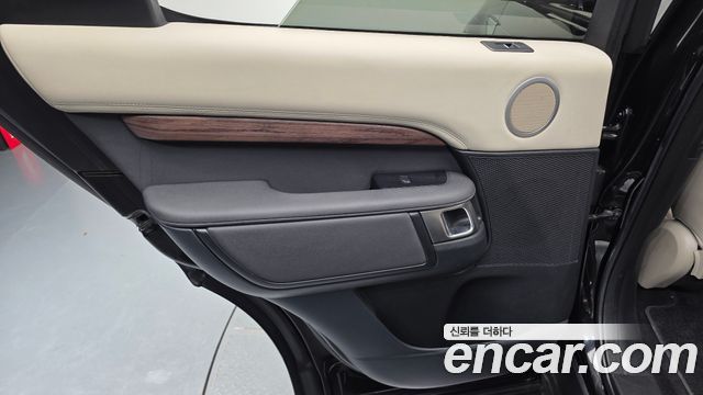 Land Rover Discovery 5 3.0 SD6 HSE 2019 — фото 31