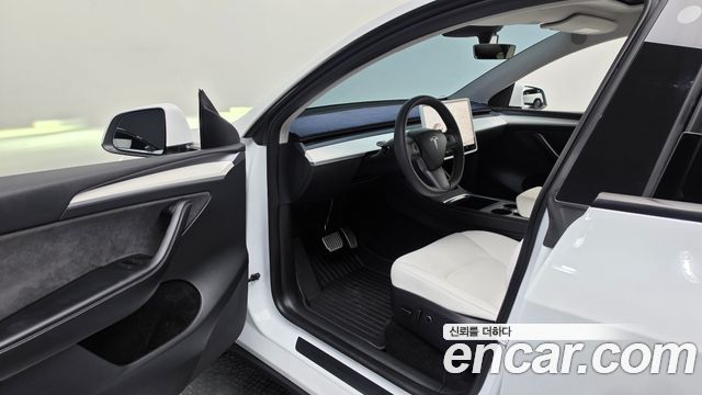 Tesla Model Y RWD 2024 — фото 10