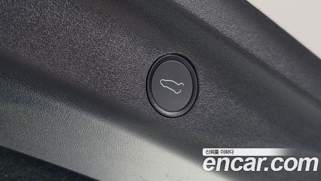 Tesla Model Y RWD 2024 — фото 17