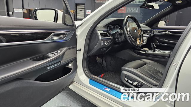 BMW 7 Series (G11) 730d xDrive M Sport 2017 — фото 10