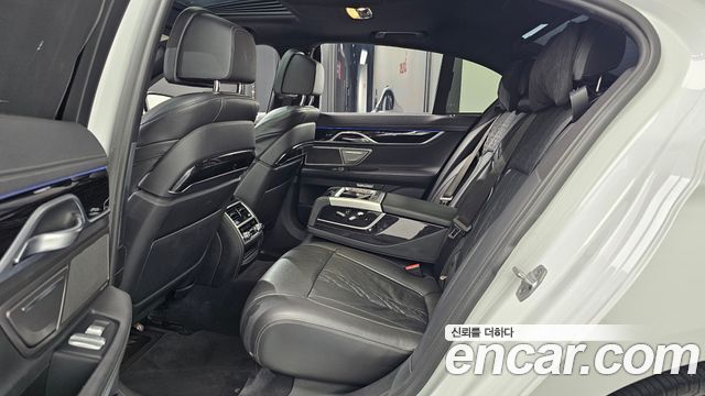 BMW 7 Series (G11) 730d xDrive M Sport 2017 — фото 12