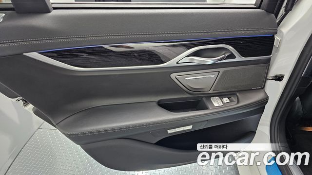 BMW 7 Series (G11) 730d xDrive M Sport 2017 — фото 25