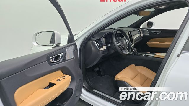 Volvo XC60 (II) D4 Inscription 2018 — фото 10