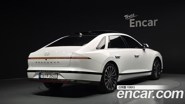 Hyundai Grandeur (GN7) 2,5 Gasoline 2WD Calligraphy 2025 — фото 2