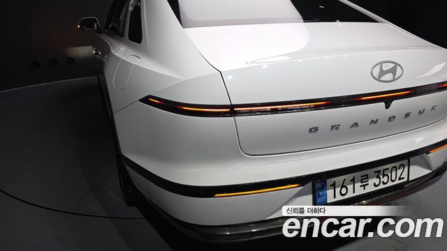 Hyundai Grandeur (GN7) 2,5 Gasoline 2WD Calligraphy 2025 — фото 23