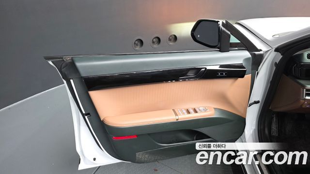 Hyundai Grandeur (GN7) 2,5 Gasoline 2WD Calligraphy 2025 — фото 24
