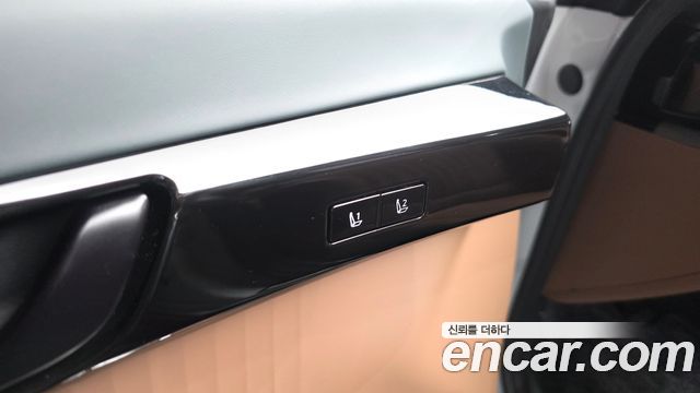 Hyundai Grandeur (GN7) 2,5 Gasoline 2WD Calligraphy 2025 — фото 30