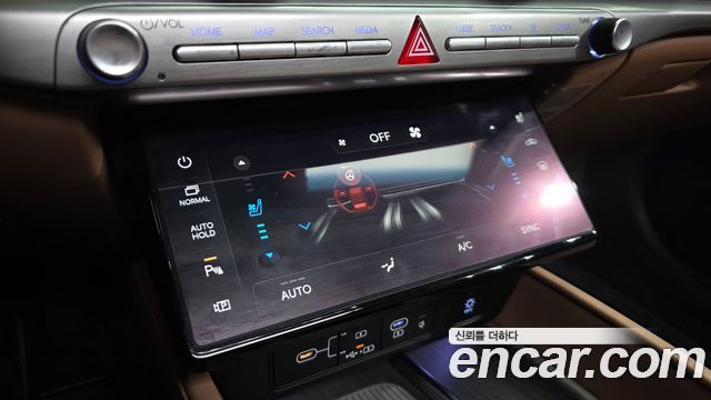Hyundai Grandeur (GN7) 2,5 Gasoline 2WD Calligraphy 2025 — фото 31