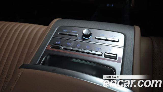 Hyundai Grandeur (GN7) 2,5 Gasoline 2WD Calligraphy 2025 — фото 37