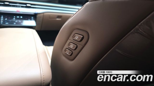 Hyundai Grandeur (GN7) 2,5 Gasoline 2WD Calligraphy 2025 — фото 42