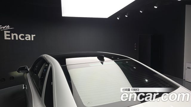 Hyundai Grandeur (GN7) 2,5 Gasoline 2WD Calligraphy 2025 — фото 46