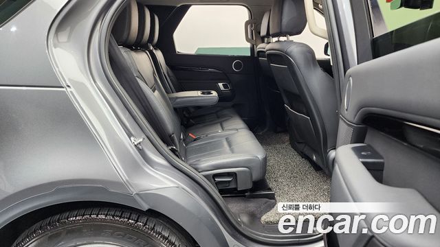 Land Rover Discovery 5 3.0 SD6 SE 2019 — фото 16