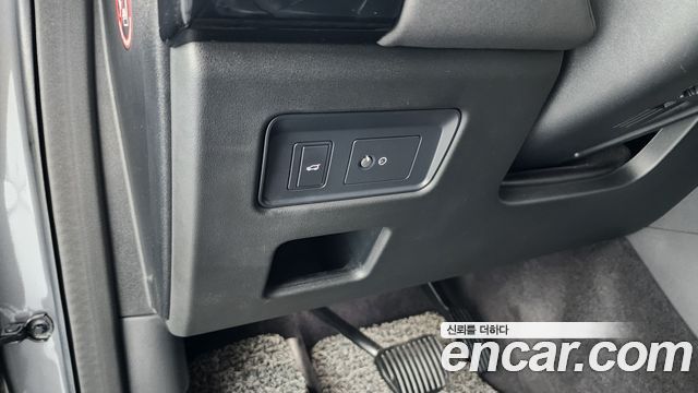 Land Rover Discovery 5 3.0 SD6 SE 2019 — фото 22