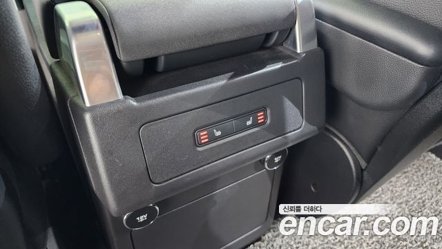 Land Rover Discovery 5 3.0 SD6 SE 2019 — фото 23
