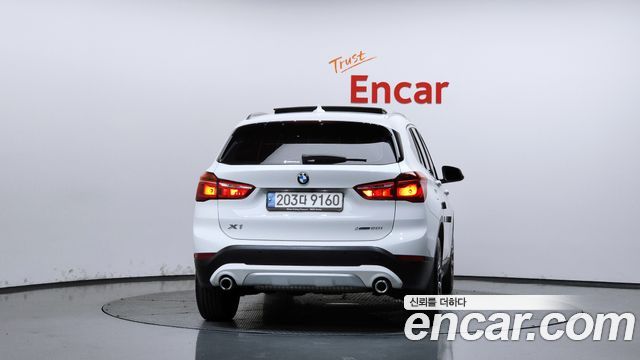 BMW X1 (F48) xDrive 20i xLine 2022 — фото 4