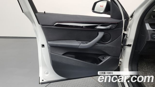 BMW X1 (F48) xDrive 20i xLine 2022 — фото 24