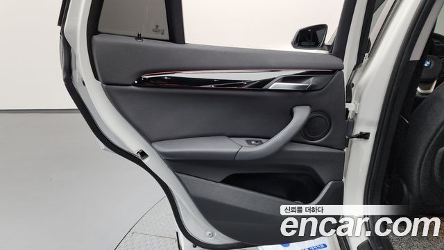 BMW X1 (F48) xDrive 20i xLine 2022 — фото 25
