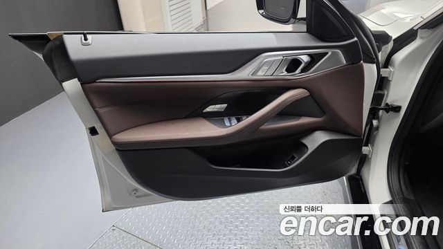 BMW 4 Series (G22) 420i M Sport Pro Gran Coupe 2025 — фото 24