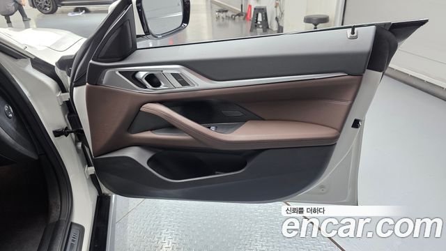 BMW 4 Series (G22) 420i M Sport Pro Gran Coupe 2025 — фото 25