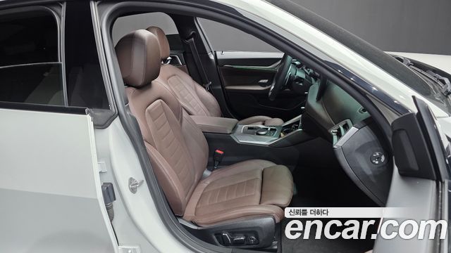 BMW 4 Series (G22) 420i M Sport Pro Gran Coupe 2025 — фото 26