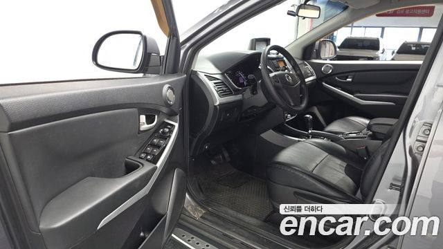 KG Mobility (SsangYong) Korando C 2.0 CVT 2WD Deluxe 2015 — фото 10