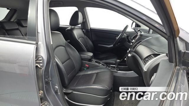 KG Mobility (SsangYong) Korando C 2.0 CVT 2WD Deluxe 2015 — фото 26