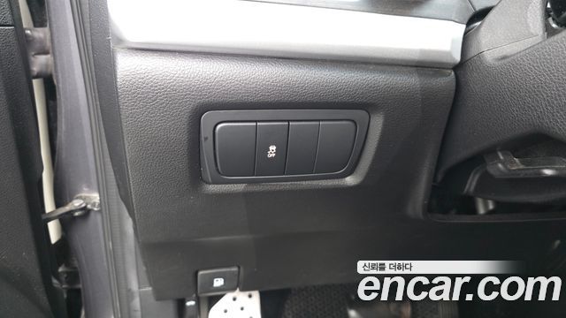 KG Mobility (SsangYong) Korando C 2.0 CVT 2WD Deluxe 2015 — фото 27