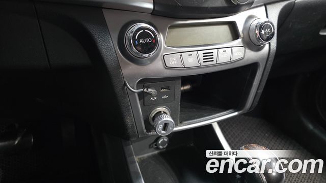 KG Mobility (SsangYong) Korando C 2.0 CVT 2WD Deluxe 2015 — фото 30