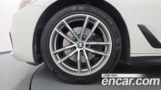 BMW 5 Series (G30) 520d M Sport package 2017 — фото 5