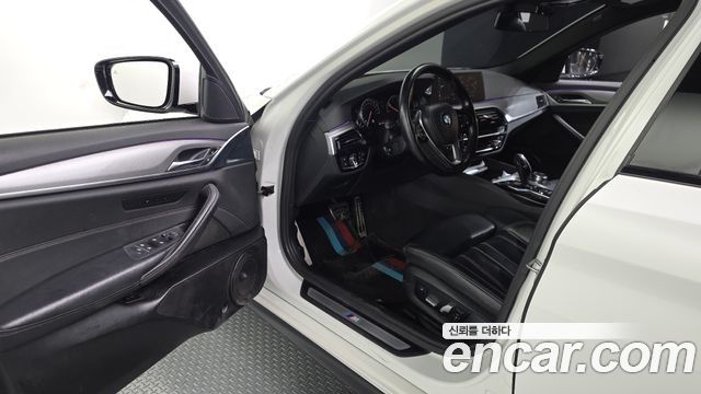 BMW 5 Series (G30) 520d M Sport package 2017 — фото 10