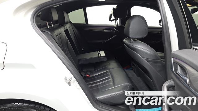 BMW 5 Series (G30) 520d M Sport package 2017 — фото 16