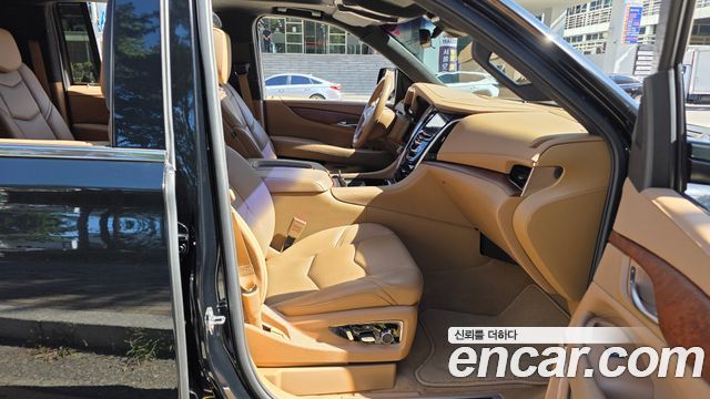 Cadillac Escalade 6.2 ESV 4th 2017 — фото 15