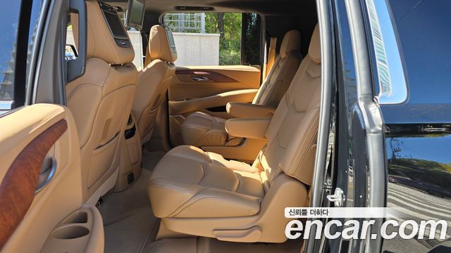 Cadillac Escalade 6.2 ESV 4th 2017 — фото 16