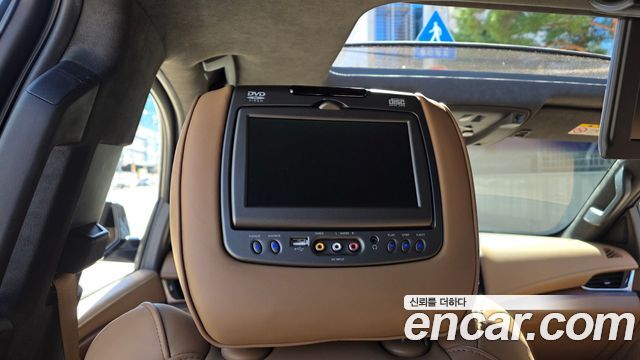 Cadillac Escalade 6.2 ESV 4th 2017 — фото 19