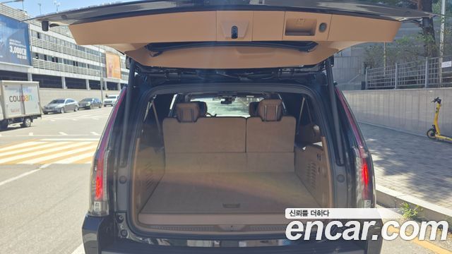 Cadillac Escalade 6.2 ESV 4th 2017 — фото 23