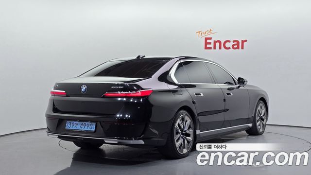 BMW i7 (G70) xDrive 60 Design Pure Excellence 2023 — фото 2