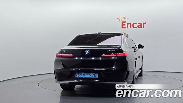 BMW i7 (G70) xDrive 60 Design Pure Excellence 2023 — фото 4