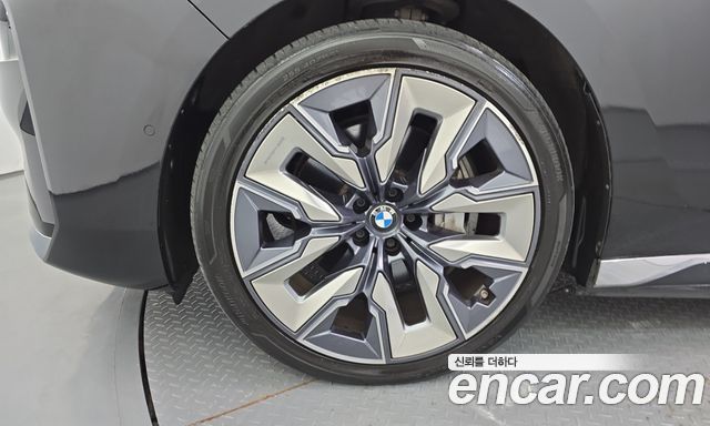 BMW i7 (G70) xDrive 60 Design Pure Excellence 2023 — фото 5