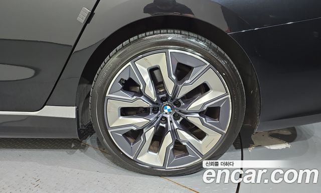 BMW i7 (G70) xDrive 60 Design Pure Excellence 2023 — фото 21
