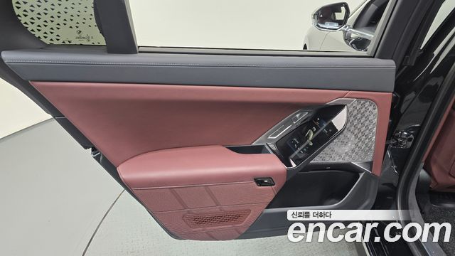 BMW i7 (G70) xDrive 60 Design Pure Excellence 2023 — фото 25